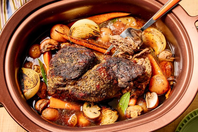 A slow cooker pot roast with vegetables
